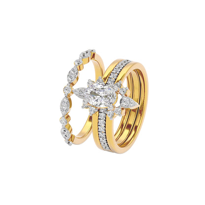 Enchanted Embrace Diamond Ring 18 KT / Yellow Gold / 22