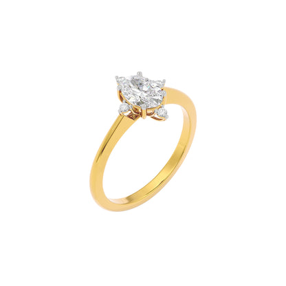Twilight Tango Diamond Ring 18 KT / Yellow Gold / 22