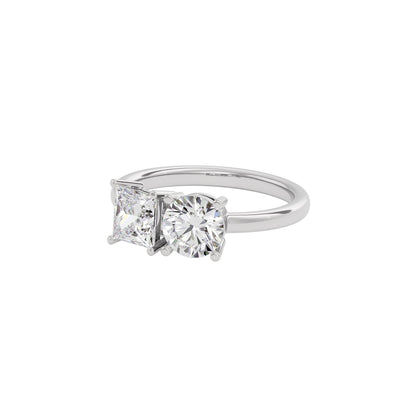 Sun Kissed Dewdrop Diamond Ring 18 KT / White Gold / 22