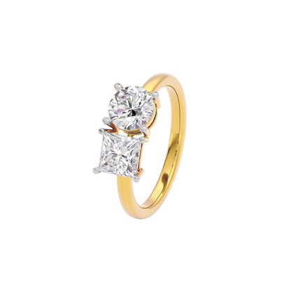 Sun Kissed Dewdrop Diamond Ring 18 KT / Yellow Gold / 22