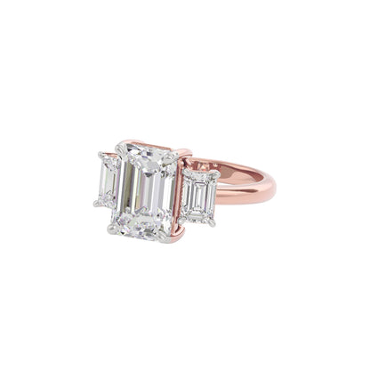 Regal Radiance Diamond Ring 18 KT / Rose Gold / 22