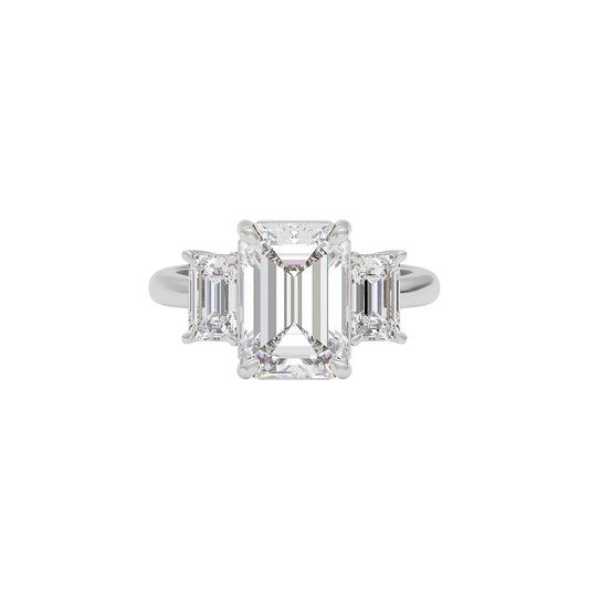 Regal Radiance Diamond Ring 18 KT / White Gold / 22