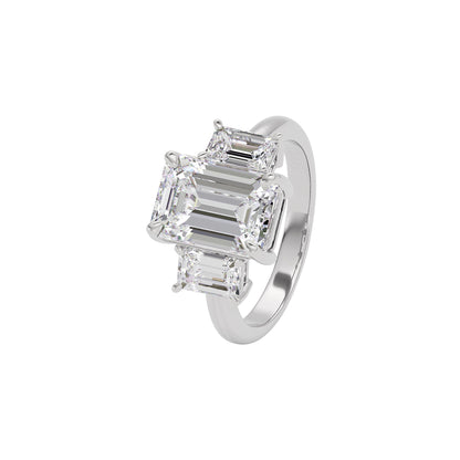 Regal Radiance Diamond Ring 18 KT / White Gold / 22