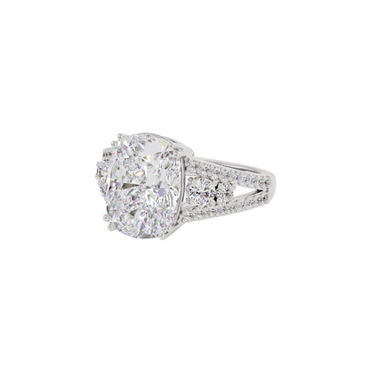 Captivating Gleam Diamond Ring 18 KT / White Gold / 22