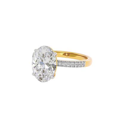 Divine Dazzle Diamond Ring 18 KT / Yellow Gold / 22