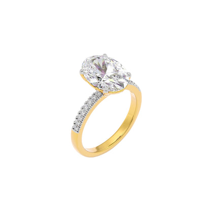 Divine Dazzle Diamond Ring 18 KT / Yellow Gold / 22