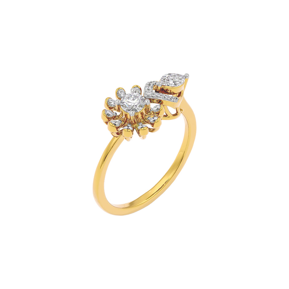 Lustrous Moment Diamond Ring 18 KT / Yellow Gold / 22