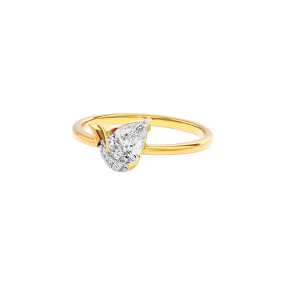 Ruby Enchantment Diamond Ring 18 KT / Yellow Gold / 22