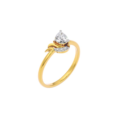 Ruby Enchantment Diamond Ring 18 KT / Yellow Gold / 22