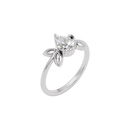 Crown Jewel Diamond Ring 18 KT / White Gold / 22