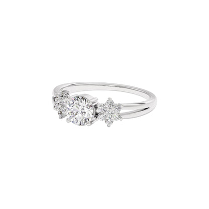 Serene Blossom Diamond Ring 18 KT / White Gold / 22
