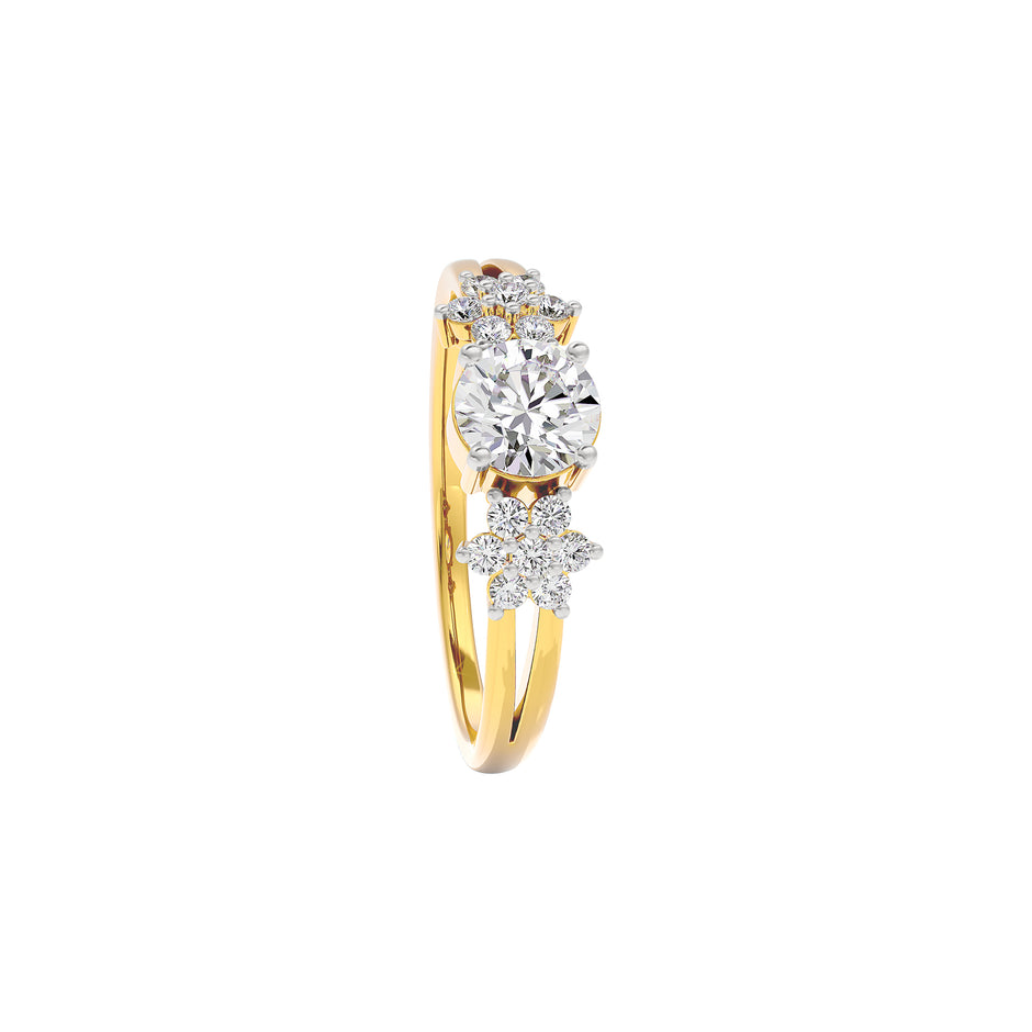 Serene Blossom Diamond Ring 18 KT / Yellow Gold / 22