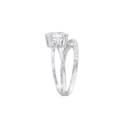 Cushioned Love Diamond Engagement Ring 18 KT / White Gold / 22