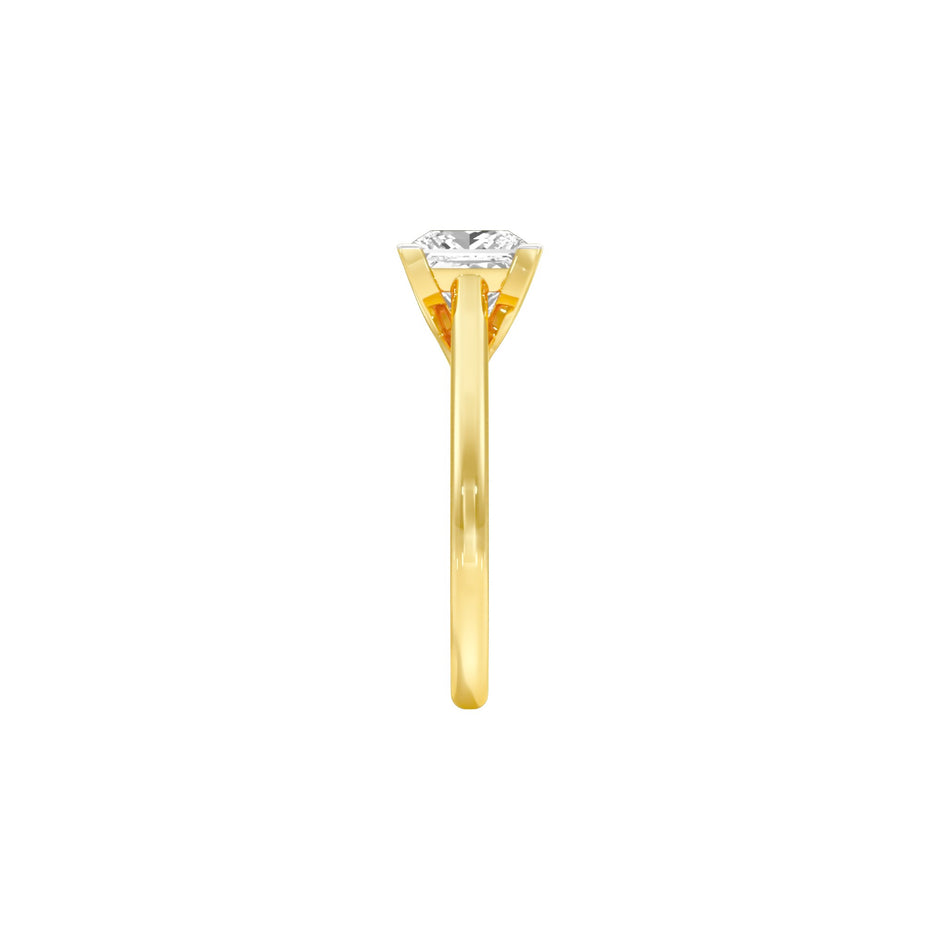 Imperial Diamond Engagement Ring 18 KT / Yellow Gold / 22