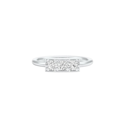 Powerful Spark Diamond Ring 18 KT / White Gold / 22