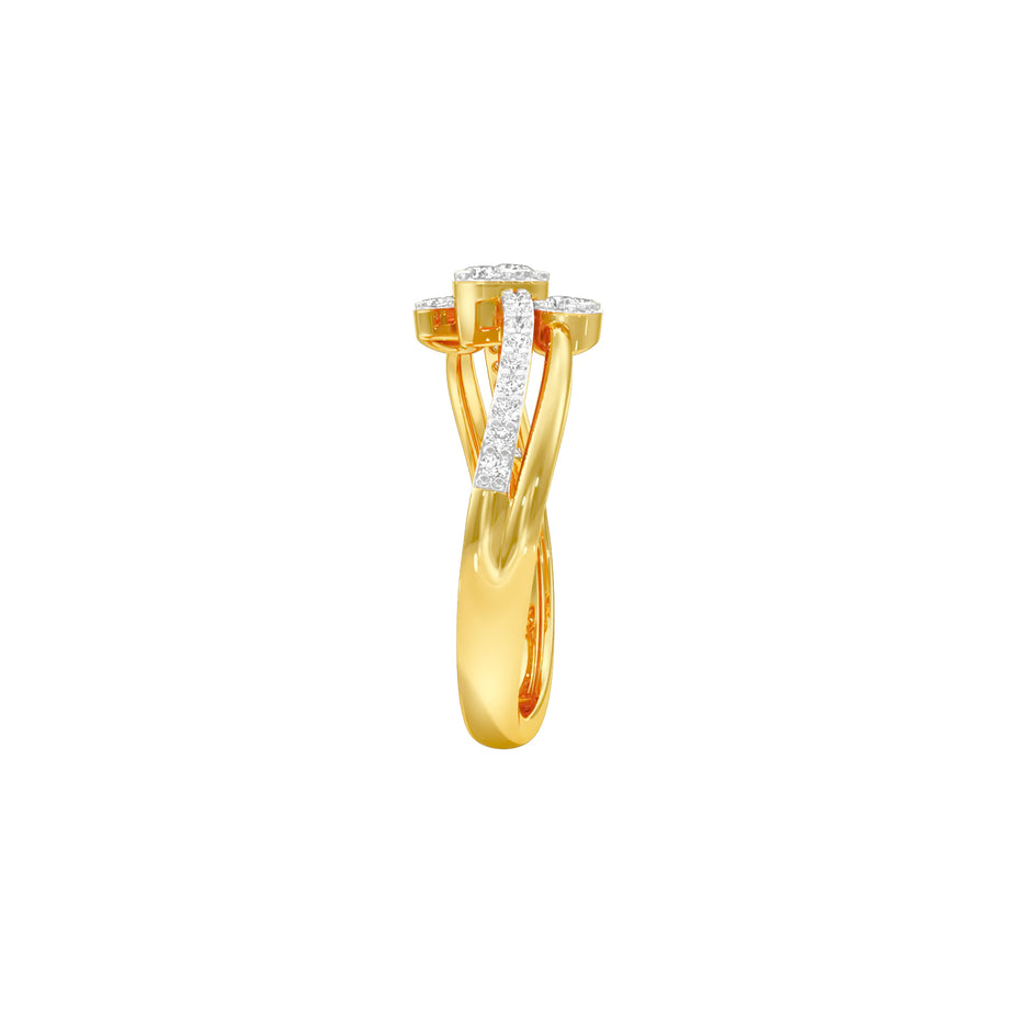 Wavecrest Pear Diamond Ring 18 KT / Yellow Gold / 18