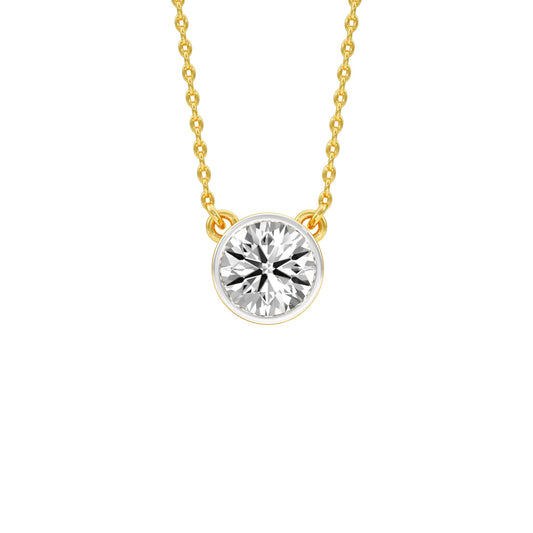 Bold Yet Small Diamond Pendant 18 KT / Yellow Gold