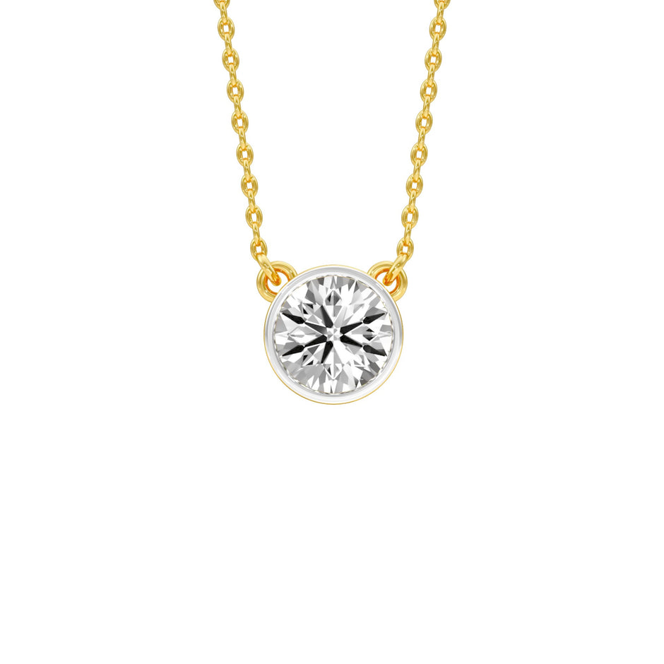 Bold Yet Small Diamond Pendant 18 KT / Yellow Gold