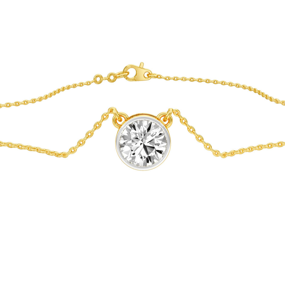 Bold Yet Small Diamond Pendant 18 KT / Yellow Gold