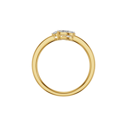 Mixed Shape Three Diamond Ring 18 KT / Yellow Gold / 18