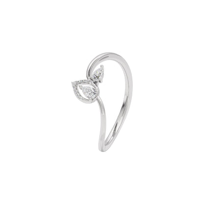 Budding Leaf Diamond Ring 18 KT / White Gold / 22