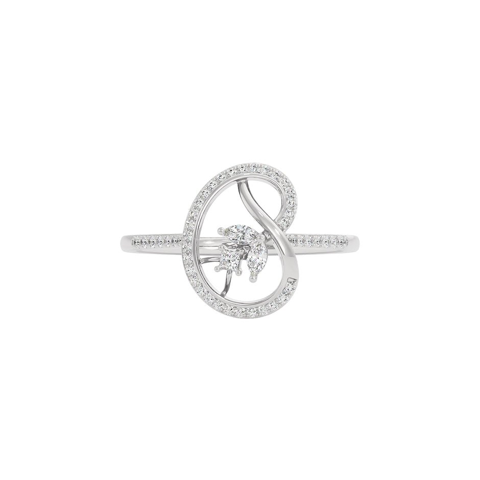 Nature's Kiss Diamond Ring 18 KT / White Gold / 22