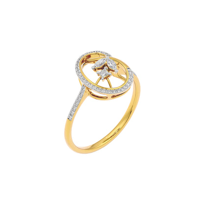 Nature's Kiss Diamond Ring 18 KT / Yellow Gold / 22