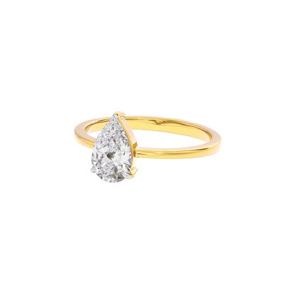 Starlight Radiance Diamond Ring 18 KT / Yellow Gold / 22