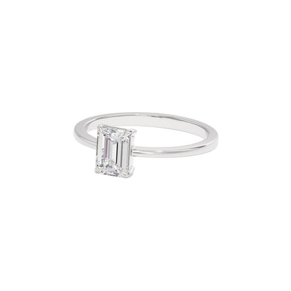 Midnight Velvet Diamond Ring 18 KT / White Gold / 22