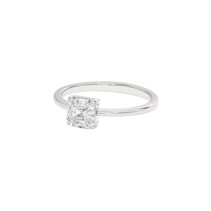 Radiant Charm Diamond Ring 18 KT / White Gold / 22