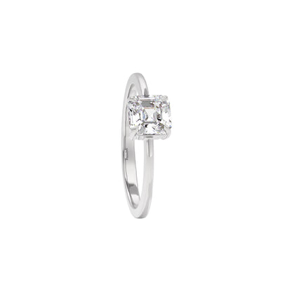 Radiant Charm Diamond Ring 18 KT / White Gold / 22