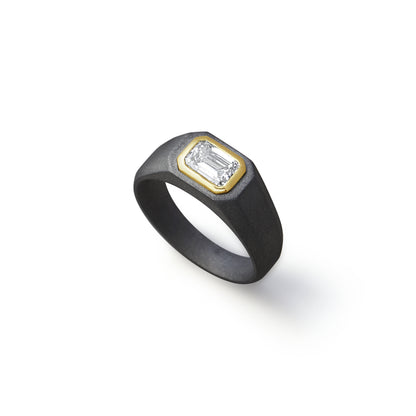The Emerald Titanium Ring