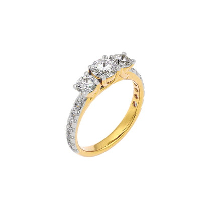 Starlit Serenade Diamond Ring 18 KT / Yellow Gold / 22