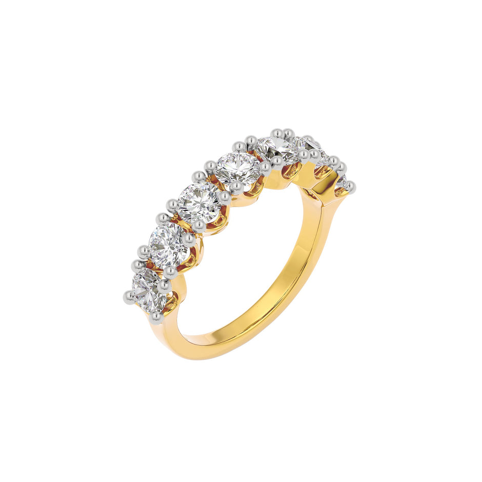 Classic Opulence Diamond Ring 18 KT / Yellow Gold / 22