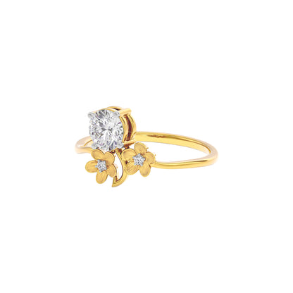 Pristine Glow Diamond Ring 18 KT / Yellow Gold / 22